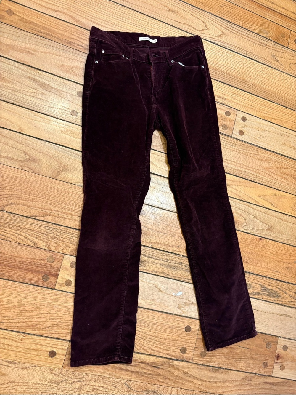 505 Levi’s Corduroy straight leg Pants in Deep Burgundy size 29